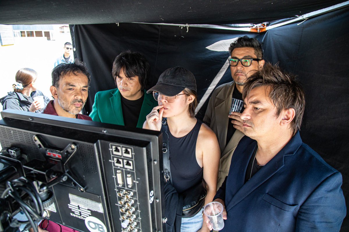 Los Bunkers tweet media