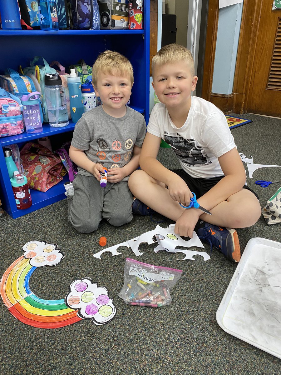 Kindergarten loves our time together with our 5th grade buddies 🌈 <a href="/ButchonT/">Miss Butchon</a>