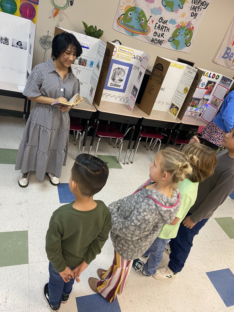 Thank you 7th Graders, <a href="/History_With_ES/">Ms. Schabacker</a>, &amp; <a href="/CoachZaccone/">Joseph Zaccone</a> for inviting us to your wax museum. It was awesome! #WeRBeach #BeachAtOurBest #waxmuseum <a href="/AntrimSchool/">Tara Weber</a> <a href="/StecchiniM/">Michelle M. Stecchini</a> <a href="/ptbeachsuper/">Will Smith</a>