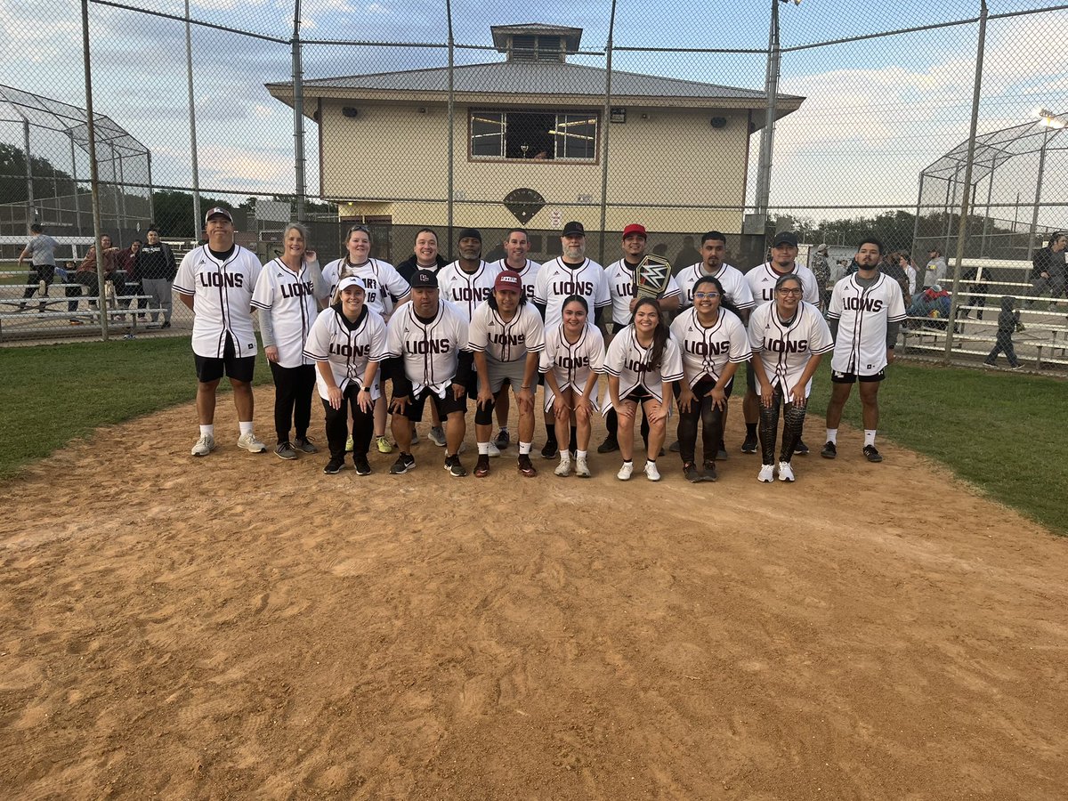 The Central Office Tank Town Ballers reclaim the LISD Annual Kickball Tournament Championship Trophy! Grateful to all of the staff who competed today —so much laughter and fun! #LoveMyLISD #LockheartForPeople