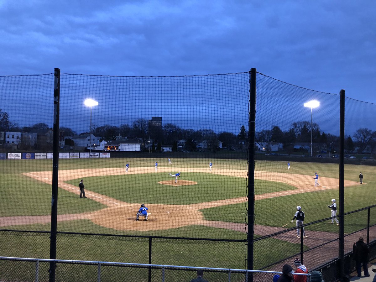 Tough 9-2 loss for @AHSFalconsNest baseball vs. Niskayuna Wednesday night at @gogoldenknights Plumeri. Falcons tied it 2-2 in bottom of third.  Nisky scored run each in the 4th, 5th and 6th. J.W. Harding 2-for-3 with a double and two RBIs for AHS. Tommy Bishop scored both runs.