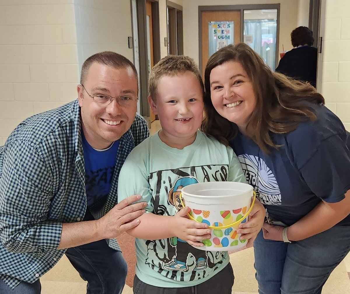 PalmersMonsters's tweet photo. Thank you @heatherharmon7 for sharing this special boy with me. Boy do we love this kid! #eessoars https://t.co/f6iN354Z2g