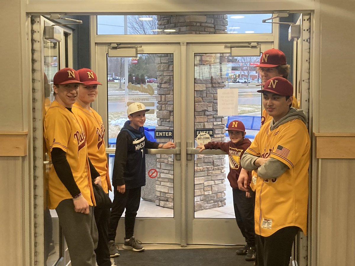 NHSbaseballMN's tweet photo. Awesome night out at Culvers! We appreciate Culvers letting us help out and all the support from everyone who came out tonight! https://t.co/fkG2AK5Ihb