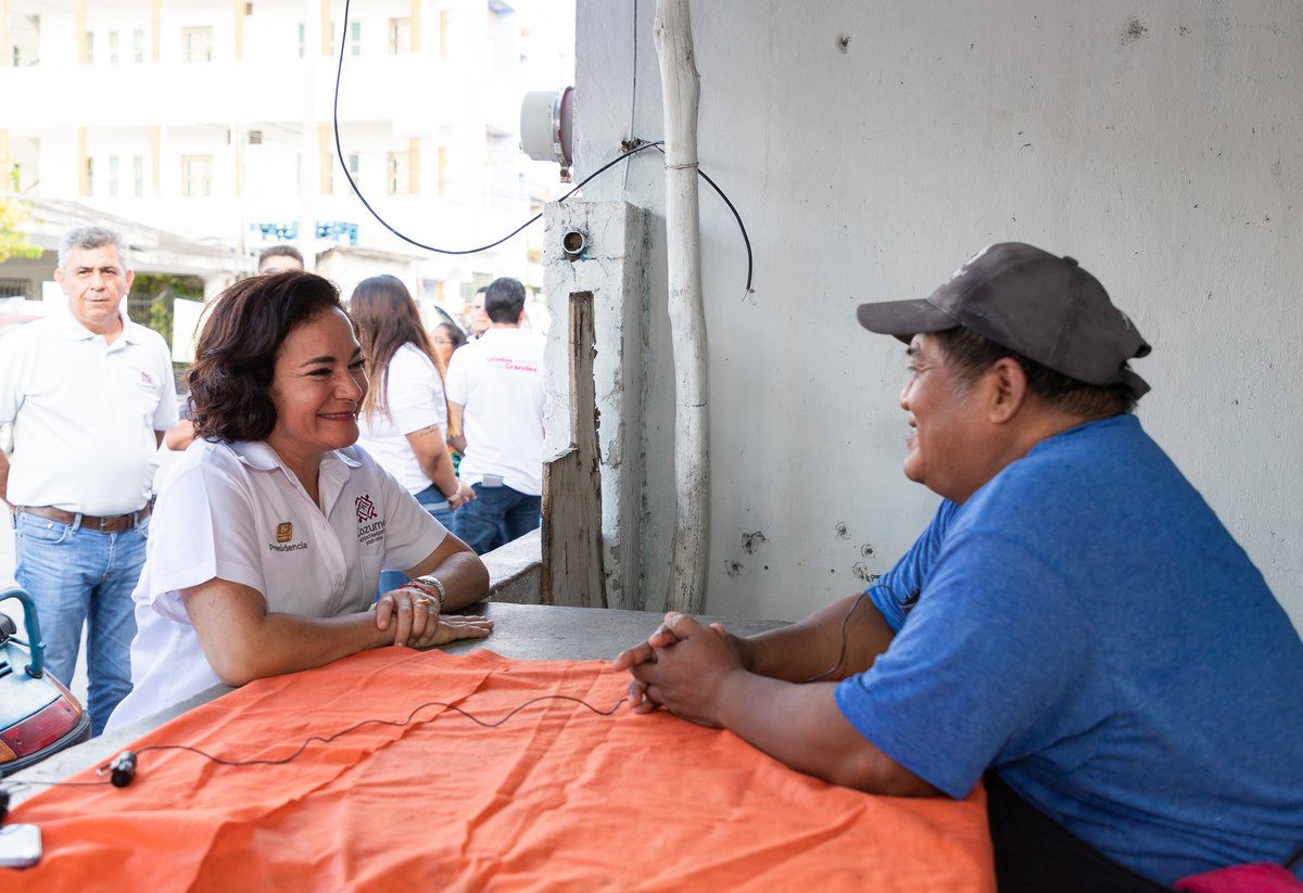 TRABAJANDO UNIDOS EN LA PREVENCIÓN
La tarde de ayer tuve el gusto de constatar el gran sentido de responsabilidad social que tienen los vecinos de la colonia San Miguel I.