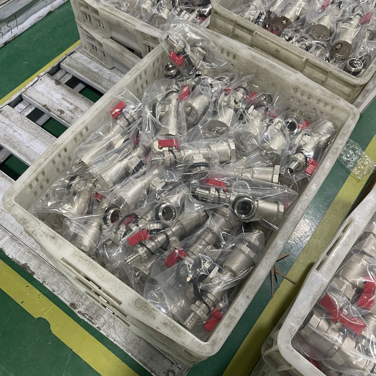 Ball valve is going to be packed
If you are interested,don’t hesitate to contact me.
WhatsApp: +8615988496036
Email: sales10@ivanci.com

#ballvalves #brass #valve #plumbing #factory #business #industry #madeinchina #ivanci #manufacturer #professional #photography #europe #us #uk