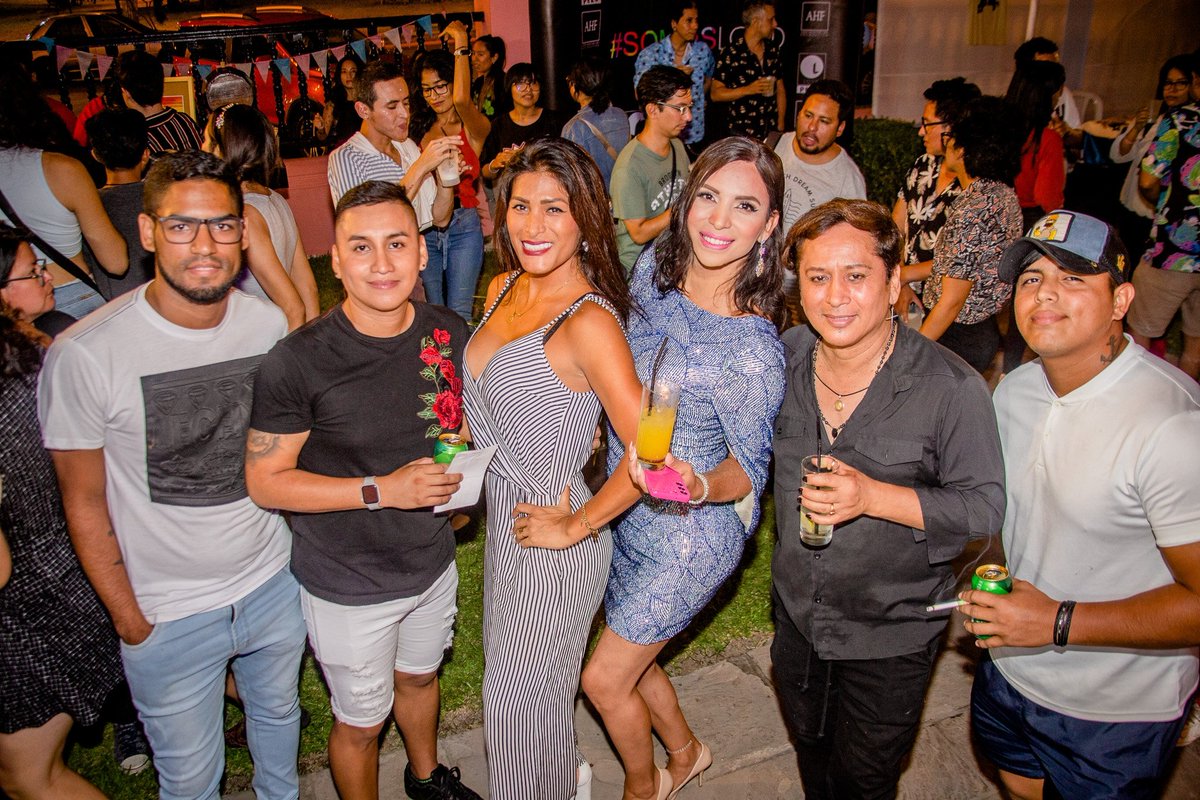 periodistatrans's tweet photo. Holi 🤗 les cuento que el #TransFest fue todo un éxito! Los emprendimientos rayaron, auditorio lleno en el conversatorio: "El costo de ser trans en el Perú", lxs artistxs trans se lucieron, aprendimos Vogue y el fin de fiesta con DJ estuvo un fuegooo. Gracias por asistir 🤩🫶 https://t.co/QDcxVTOM0p