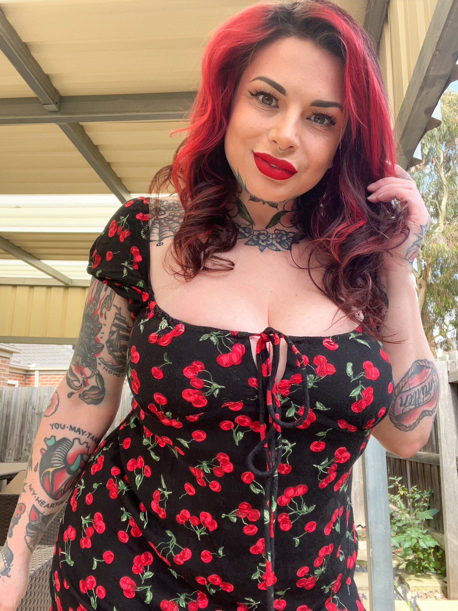 TW Pornstars Peggysuewinters. Twitter. Looking cute for sarahmoonsg
