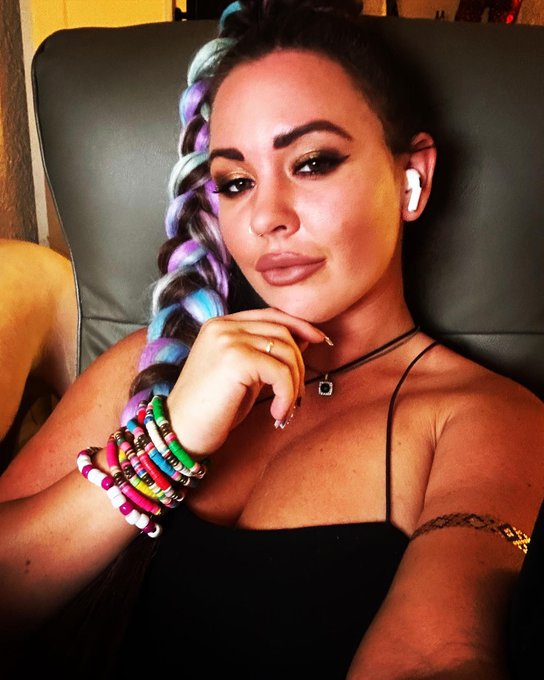 Alice Lighthouse’s pics and videos