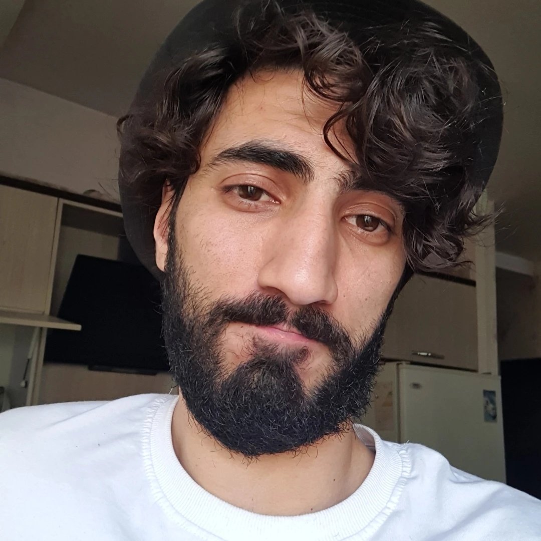 AliakbarUIUXDev's tweet image. #NewProfilePic