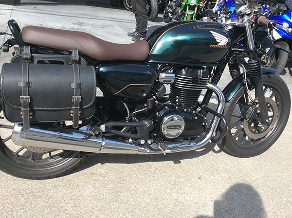 DAYTONA_JP's tweet photo. 弊社の昨年のモーターサイクルショーカスタムGB⁉️と思いきや、こちらは名古屋にある「K-max」さん制作の車両です。

今回、お客様のご希望でカスタムしたそうですが、ホントに嬉しいですね！✨

k-max（@Kmax_Bike）さん、お知らせいただき、ありがとうございましたー‼️

#デイトナJP https://t.co/TnK1fJEt9z