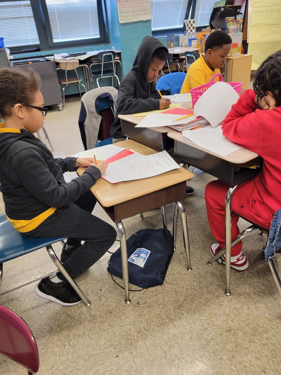 HeyBccs's tweet image. Our pens are mighty, and so are we, pushing our ink and lead to the limit confidently,  purposefully, and brightly. #welovebccs @CommunitySupt16 @D16LEADS @NequanMclean @JabariBrisport @stefanizinerman @OsseChi