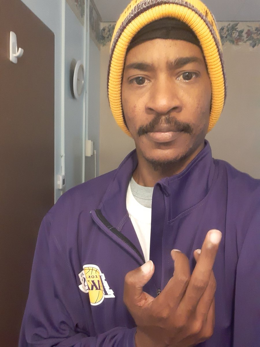 itstob420's tweet photo. Lets go lakers vs clippers we got to win this 1 π΅π₯¦π₯πππ feeln good headn out #lakersallday #calilife #pprplane #pprboy https://t.co/2ymblr3vOJ