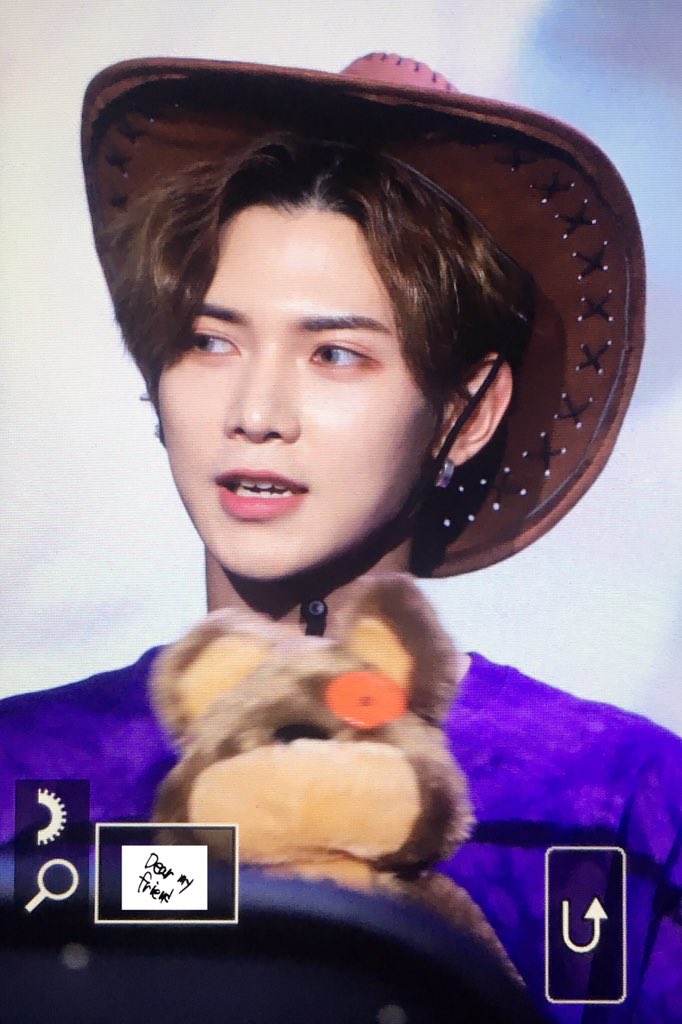 autoyeo's tweet photo. ˗ˏˋ 190818 ˎˊ˗ #YEOSANG #��상
@ATEEZofficial ♡ https://t.co/GWRFk18wYk