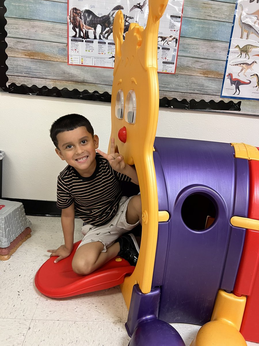 Benito Faz-Banda (@benitofaz) on Twitter photo Registration support is in full effect!!! All hands on deck! Our <a href="/WidenElementary/">Widen Elementary</a> Wildcats are grateful for our front office team!!! We have the best customer service! All are welcome! <a href="/AISDElementary/">@AISDElementaryProud</a> Registration support is in full effect!!! All hands on deck! Our <a href="/WidenElementary/">Widen Elementary</a> Wildcats are grateful for our front office team!!! We have the best customer service! All are welcome! <a href="/AISDElementary/">@AISDElementaryProud</a>
