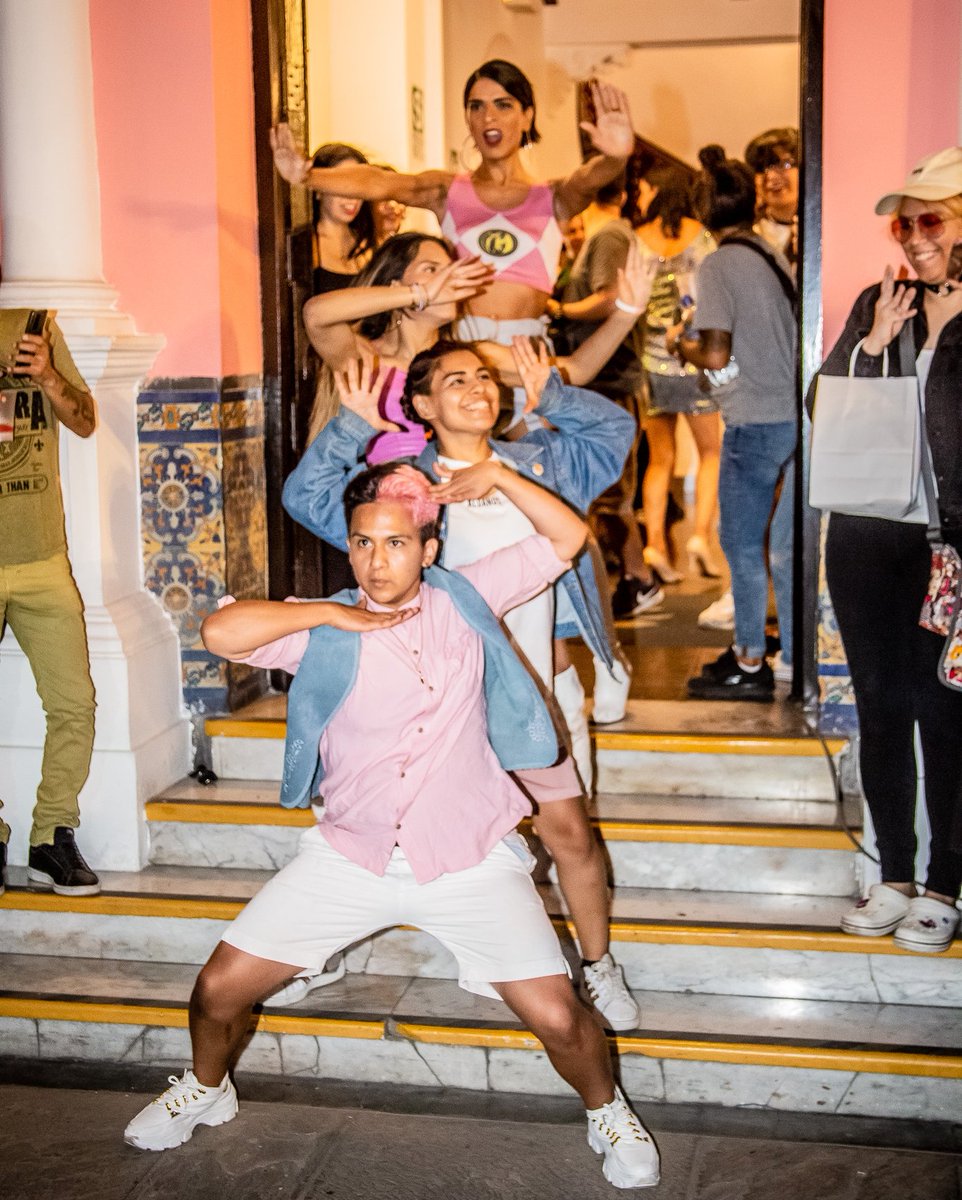 periodistatrans's tweet photo. El Vogue estuvo presente! Tanto en el taller gratuito como en el show interpretado por lxs chicxs de la House of Brava... 🤩🏳️⚧️ #TransFest https://t.co/5omYYH0Jhs