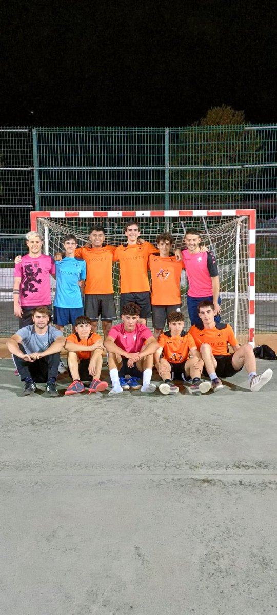 CocaCF_'s tweet photo. Fin del partido 🥳🥳
Coca CD 7-5 Peti FS
Debut de tres canteranos y con buenas sensaciones de ellos.

Goles: 
Pereiro- 4
Dani- 2
Carlujo- 1 https://t.co/eUahqdV7nk