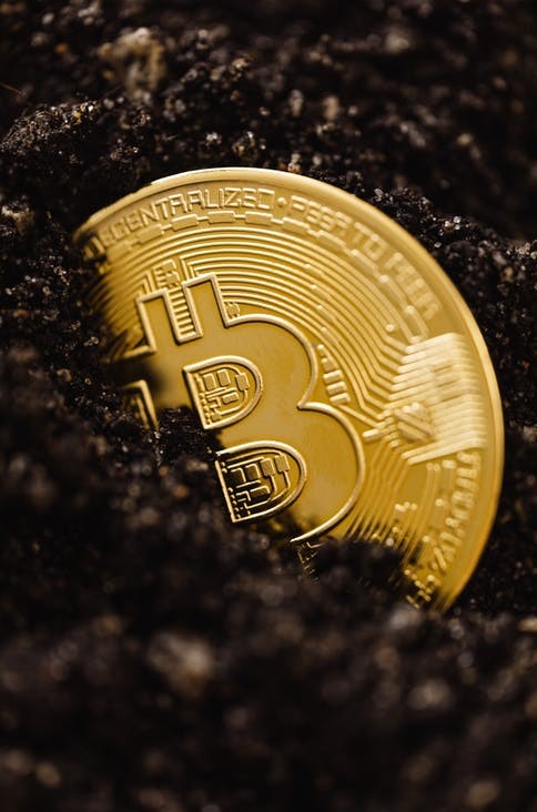 divineanye1's tweet photo. Block chain!
Blockchain technology adds transparency to the supply chain operation by making all relevant information public. Each party in the supply chain has access to the supply chain-related data of the other party. 
https://t.co/maC5I7u0ia
 #blockchain https://t.co/TLxbO6kffM