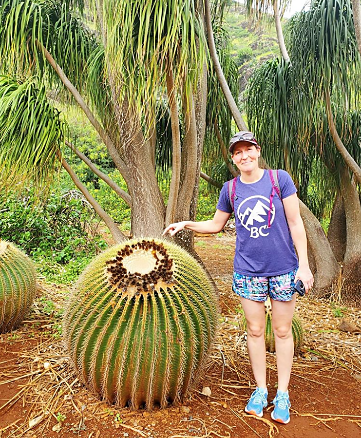 Is it me or is everyone going somewhere exotic right now? 🌴🌵#vacationtime 

Check out this great photo of our friend Kate in her #oleoriginals tee with a Giant Golden Barrel Cactus in #oahu 

#lovewhereyourefrom
#bctshirt
#bcdesigns

👉 bit.ly/Ole-BC-Collect…