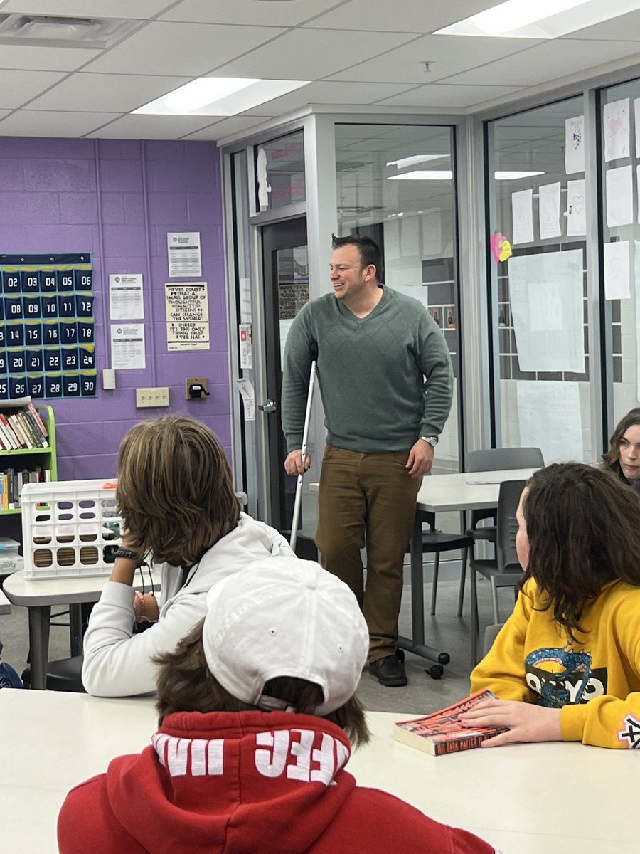 EverittMs's tweet photo. We have been listening to Book Talks in Humanities 1 from our students and from members of our school community who candidly shared the role of reading in their life. Building a culture of reading is an important part of expanding our thinking! @MarysvilleECHS https://t.co/8IZPieJDl6