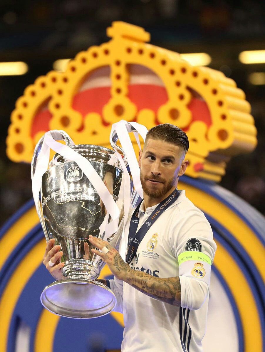RMadridFrance_'s tweet photo. Joyeux anniversaire au meilleur défenseur de l’histoire, au Capí, monsieur Sergio Ramos qui fête aujourd’hui ses 37 ans !🥳🤍🐐 https://t.co/brnK9XoTbl
