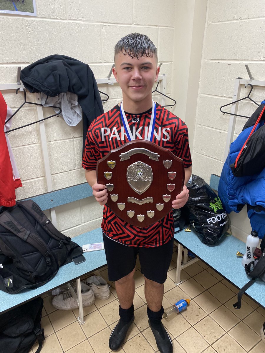 PEatCardiffHigh's tweet photo. Our Y13s who have won it all!! CHS legends. 

Our Y12s, Elis and Sam winning again with the rest winning silverware for the first time.

Our sole Y11 pupil, Blake, who has made a huge impact on this team. 

Up the CHS!! 🔴⚫️ https://t.co/dHandjYSJW