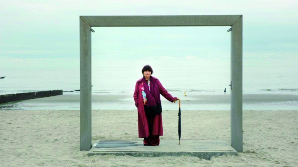 Agnes sonsuz denizlere açılalı 4 sene olmuş...
'If we opened people up, we'd find landscapes, If we opened me up, we'd find beaches.' - #AgnèsVarda