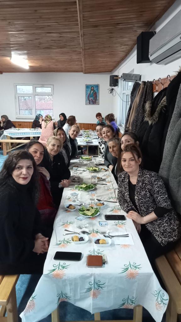 DnyldzAdem's tweet photo. Ankara'nın kalbi altındağ'da güzel bir iftar genel başkan yardımcımız teşkilat başkanımız Sayın Sadullah Ergin il başkanımız Ali Güven il teşkilat başkanları yardımcılarına teşekkür ederim iftarımıza katıldıkları için @alibabacan @aliguven_06 @avidrissahin  @erginsadullah https://t.co/O7QN2UPHiE