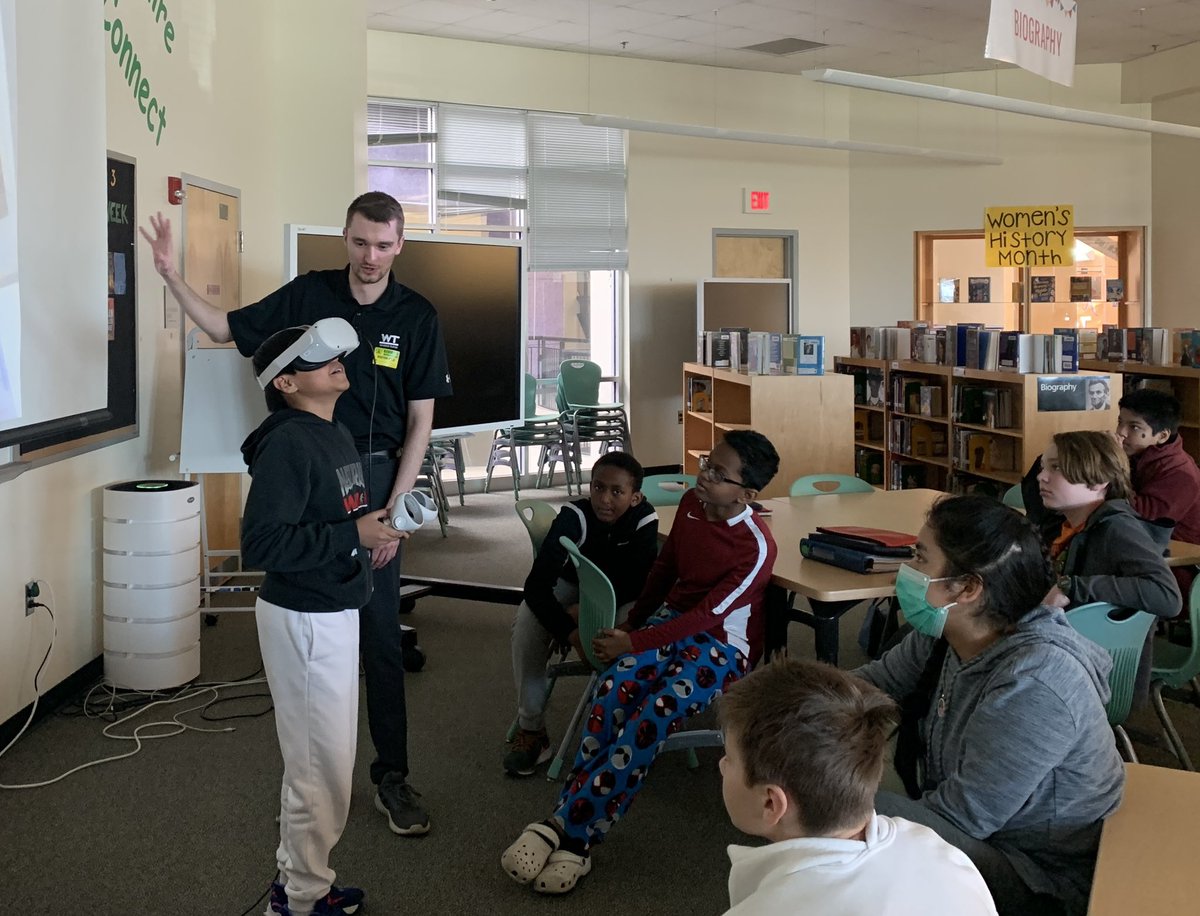 KMSteched's tweet image. Thank You to Whiting-Turner Contracting Company for visiting @APSKenmore STEAM Classes to demonstrate how they use @SketchUp and @MetaQuestVR to design, view and build new buildings. @APS_CTE