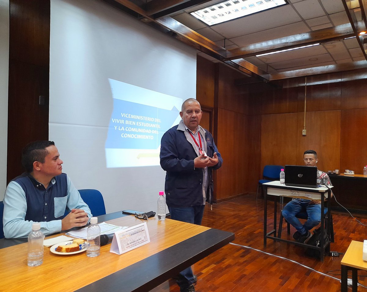 VasypcUnefa's tweet photo. 🟢 #EnEsteMomento | Ponencia Beneficios Estudiantiles para el Vivir Bien a cargo del Lic. Wilmer Girón. Director del vivir bien Estudiantil y la Comunidad del Conocimiento del MPPEU
#UNEFA
#CEPPU https://t.co/wyxXhwIfjC