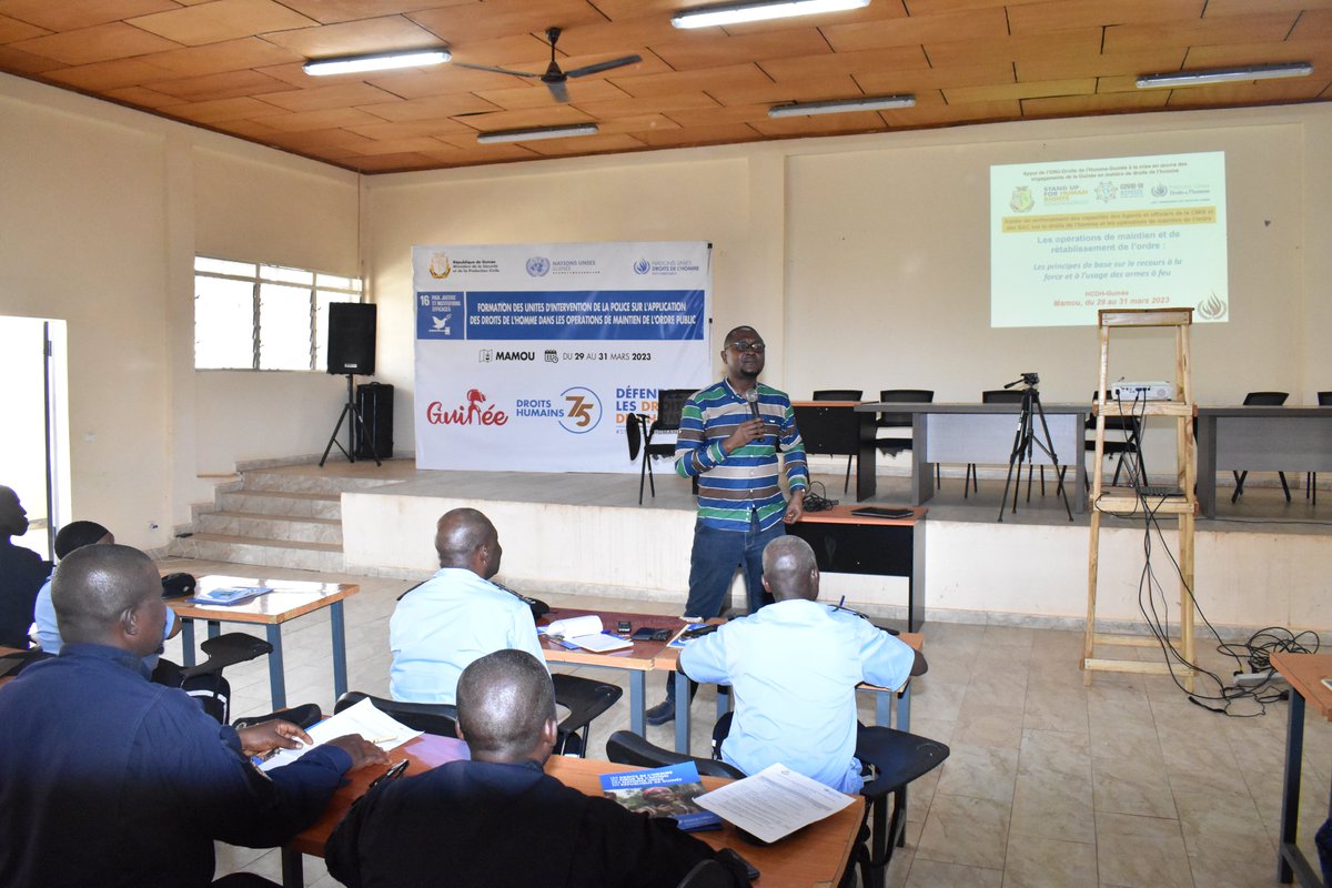 Onudhguinee's tweet photo. #Session_4 de la formation de la police sur les principes des DH applicables dans les opérations de maintien de l'ordre (les conditions de recours à la force de degrés supérieur dans le maintien de l'ordre, les principes de légalité, de légitimité et de proportionnalité) https://t.co/8CAJbHTQlG