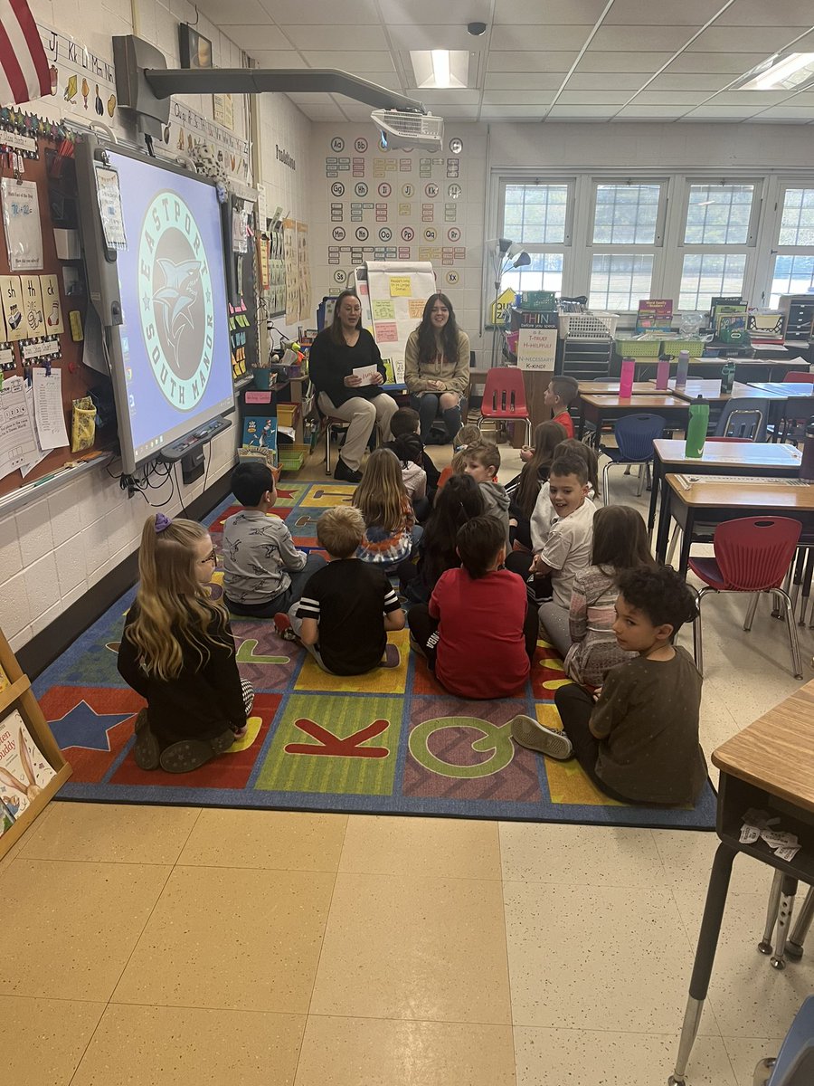 mlopezwalters's tweet photo. Had a fantastic visit with the W. L. National Honor Society at South St. and Tuttle Ave., where we got to read French, Portuguese, Spanish, and ASL! So inspiring to see students celebrating the diversity of language and culture. #WorldLanguages #NHS #Multilingualism #esmsharks https://t.co/jVebSeeXfh