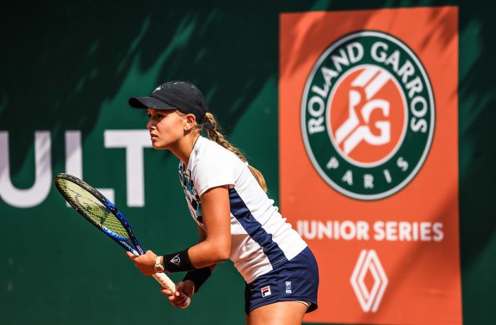 Francesco__10's tweet photo. Desde el próximo lunes, Argentina contará con TRES jugadoras de la categoría 2008 en el top 200° del Ránking ITF (Sub 18).

Absolutamente HISTÓRICO lo de esta camada femenina.

Y sin ningún tipo de apoyo.

130° Luna Cinalli
155° Sol Larraya Guidi
195° Candela Vázquez

¡VAMOS! https://t.co/dCfDMpWmF6