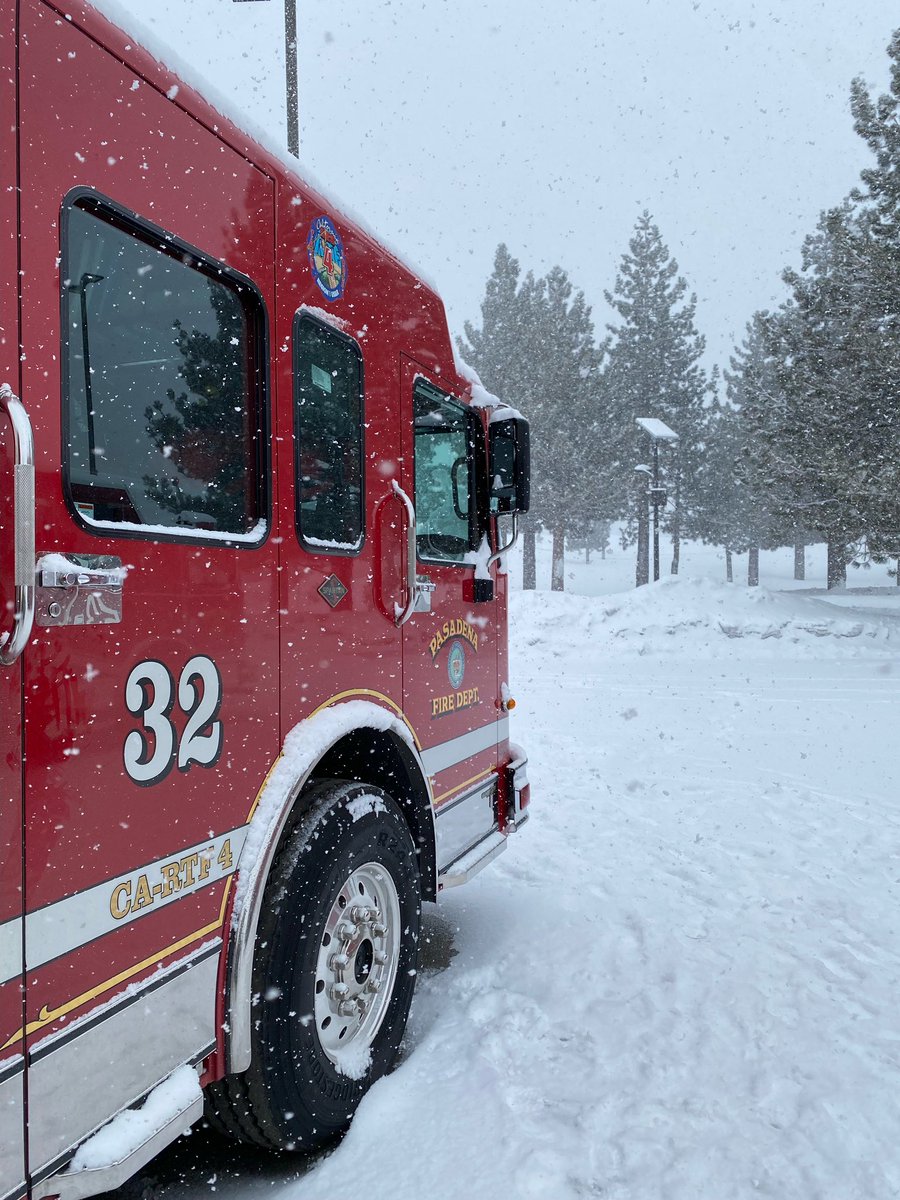 PasadenaFD's tweet photo. Mammoth/Bishop Deployment Update: No #snowdays off for our USAR Team doing great work in bad weather conditions to help respond to and mitigate damage. Big red has fared well in the snowy conditions too! https://t.co/8gkAaUUBX7
