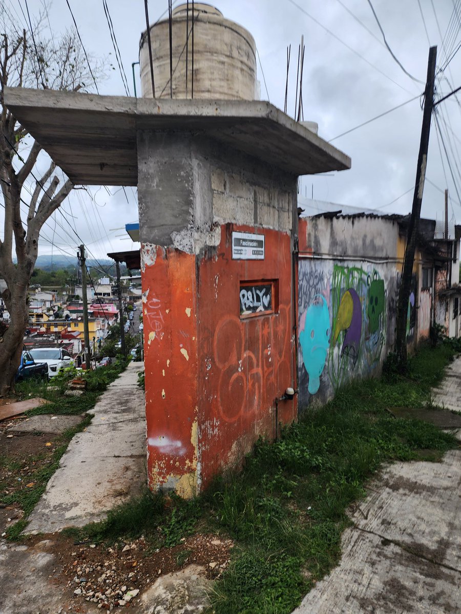 nathancxtx's tweet photo. @CMAS_Xalapa @AytoXalapa @buzonxalapa De su valioso apoyo para atender reporte de descarga de Aguas negras sobre escalinata de callejón Fascinacion. Entre 20 de nov. Y calle primavera. GraciaS. https://t.co/NEabSCp1Gg