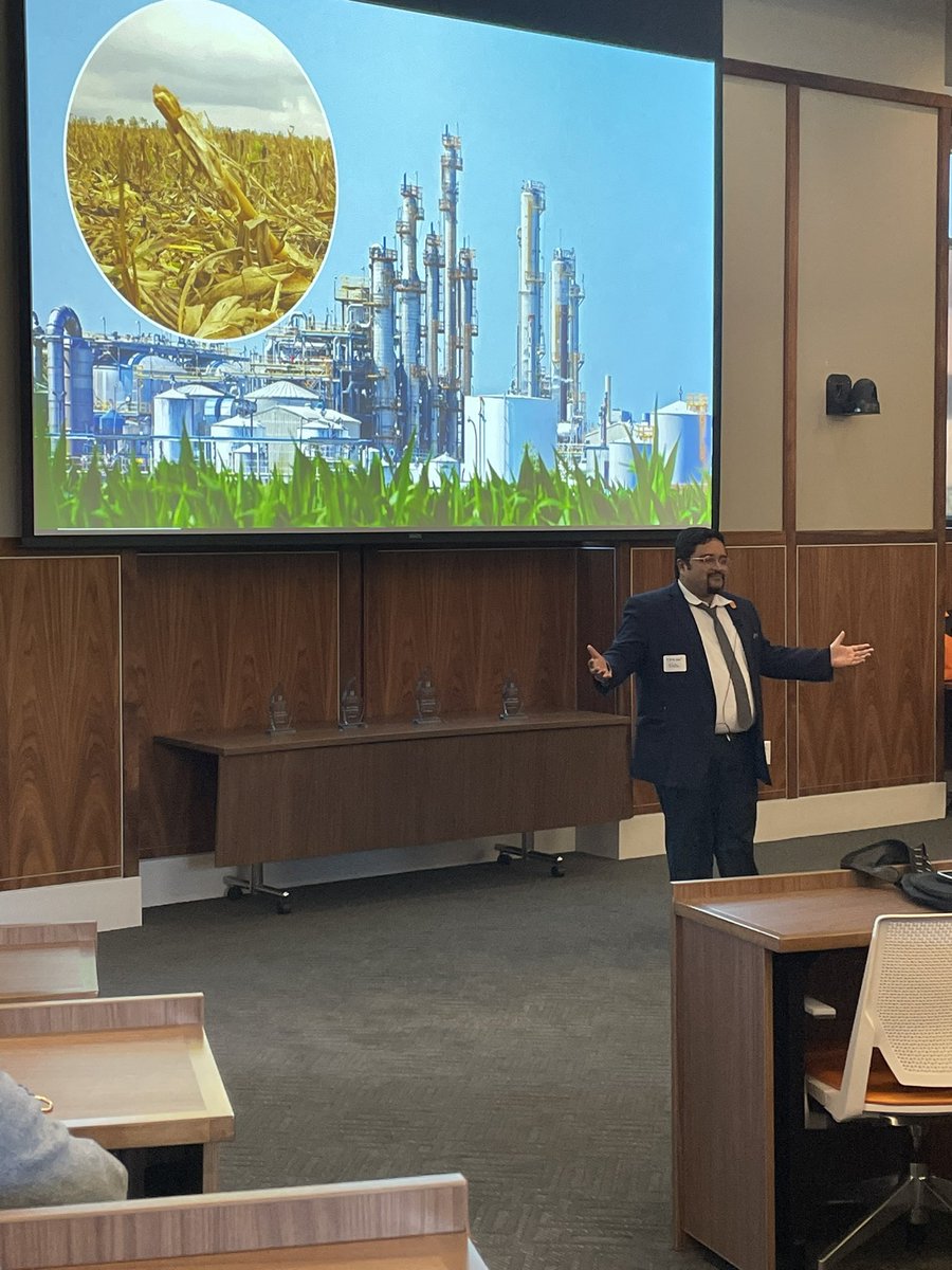 UTKGradSchool's tweet photo. Congratulations to our 2023 Three Minute Thesis winners!
🥇 1st place - Debalina Acharyya (@BCMB_UTK)
🥈 2nd place - Katelin Hubbard (@UTKNutrition)
🥉 3rd place - Kaitlin Simpson (@utkhistory)
🏅 People’s Choice winner - Ekramul Ehite (@UT_Herbert)

#3MT #GPSAW2023 #GradVols https://t.co/H893HFCLea