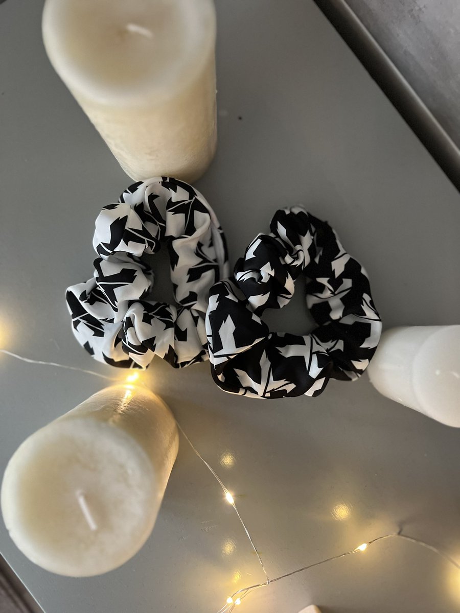 mrsmoose_'s tweet photo. scrunchie set coming soon ✨ (and they have a pocket 💁🏼‍♀️) https://t.co/NrPssPBc3o