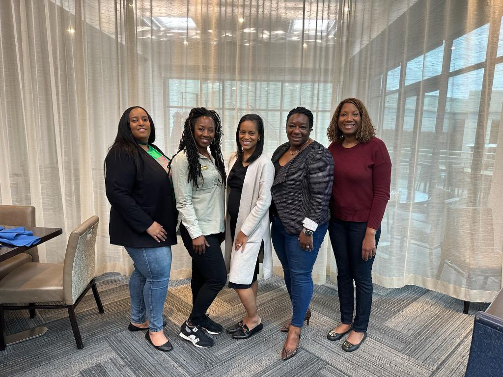 DrBeaMD's tweet photo. Great time at the @ACOOG1934 meeting in San Diego presenting on breast cancer disparities! A bonus~ got to connect with some awesome Mocha Gyn Docs! #purpose #driven #Acoog #breastsurgicaloncology #speaker @DrCMN https://t.co/upHebABIx5