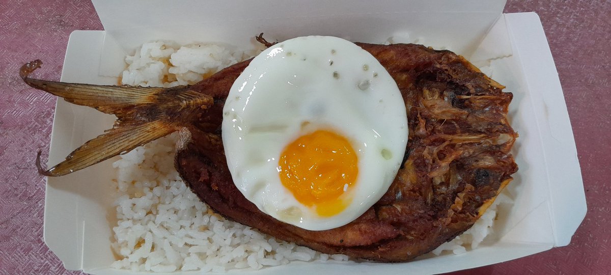 rodelcost's tweet photo. Nagalmusal uli sa isa sa mga paborito kong kainan. Pero hindi ako naglugaw ngayon. Bangsilog naman para maiba 😊
#almusal
#silog https://t.co/mPMtUywGPA
