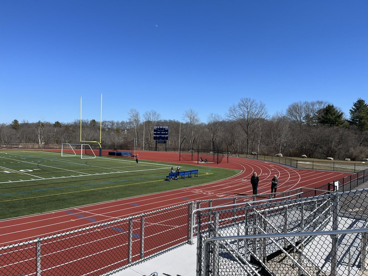MascoXCTrack's tweet photo. Thank you to @TritonTrackXC for hosting a great scrimmage today! What a gorgeous track and turf facility! Good luck this season in the CAL! #calstrong https://t.co/9AEAmjgyVw