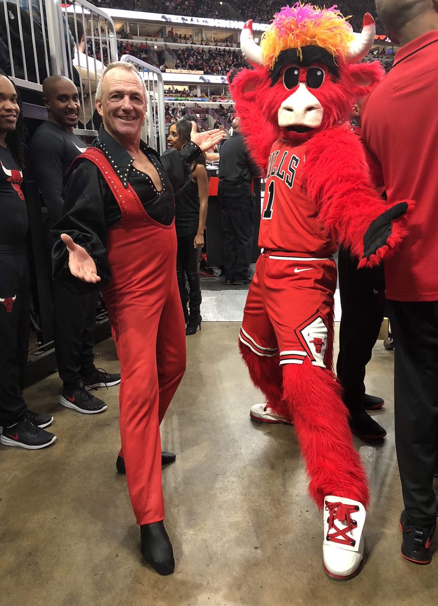 amazingsladek's tweet photo. Catch me & #MyGoodBuddy @DarrelDupit tonight during #Halftime as #Chicago @ChicagoBulls play @NBA #NBA #basketball vs @Lakers @UnitedCenter #BullsNation #GoBulls #amazingsladek #AmericasOldest #DareDevil #Acrobat #ItsALLForTheFANS!!! https://t.co/BvlwxGN1TV