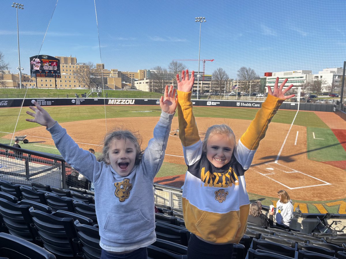 coach_mindy's tweet photo. ⁦@CoachLarissaA, ⁦@coachMarino11⁩ and @MizzouSoftball⁩ got the Win! What a fantastic way to spend a spring break afternoon! #GreatRoleModels #OwnIt #MizzouMade https://t.co/ENQowM8TGj