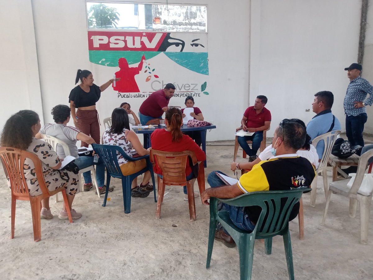 Reunión Ordinaria del Equipo Político Parroquial del PSUV El Piñal

A fin de socializar información relacionada al despliegue territorial en las #ubch

<a href="/PartidoPSUV/">PSUV</a>
<a href="/NicolasMaduro/">Nicolás Maduro</a>
<a href="/PSUVTachira/">PSUV Táchira</a>
<a href="/FreddyBernal/">Freddy Bernal</a>

instagram.com/p/CqYp2l-OEXE/…