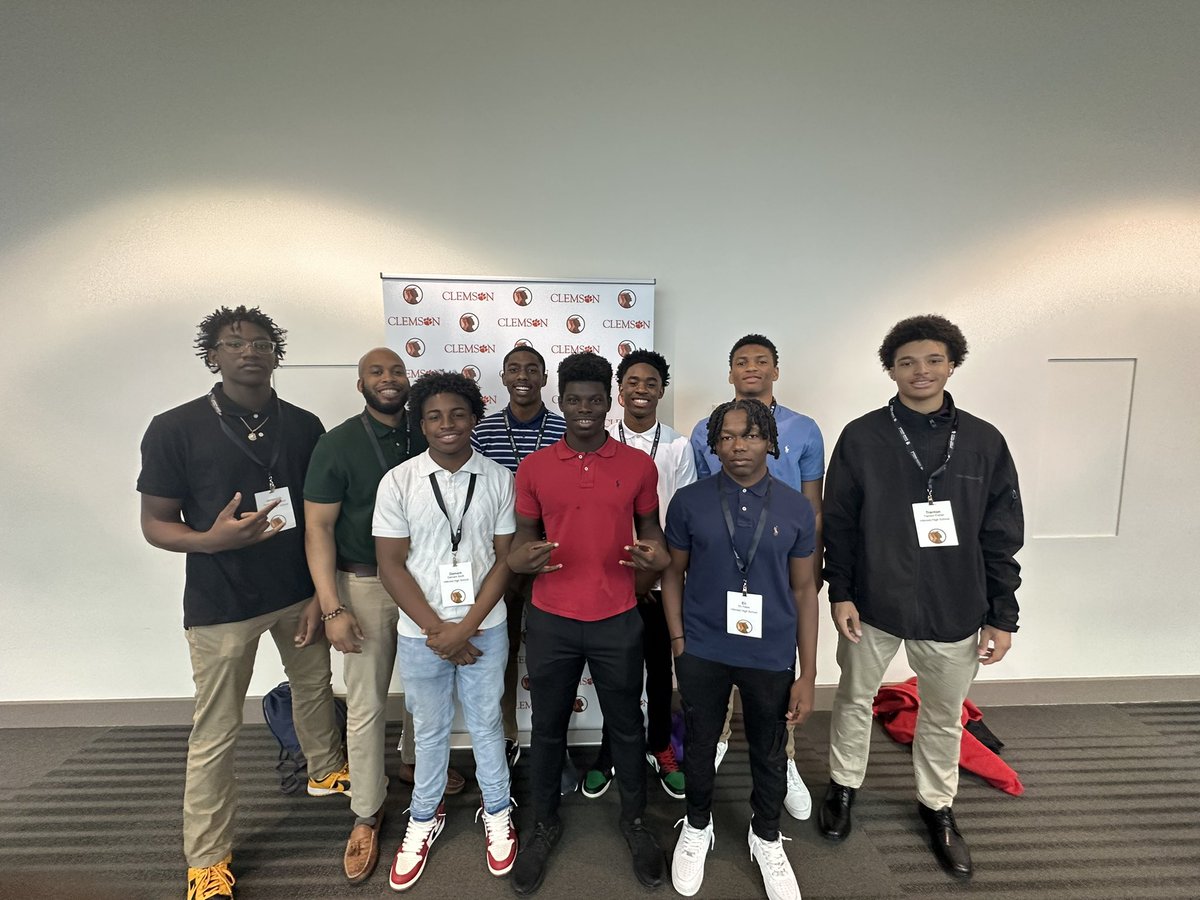 CoreyOrlando78's tweet photo. What a great group of young men! It was the first time that Hillcrest High School was represented at the @ClemsonMoc and it will certainly not be our last. Thank you to the @GreenvilleDrive for sponsoring our young men to attend this outstanding event. https://t.co/LH6ngcstbz