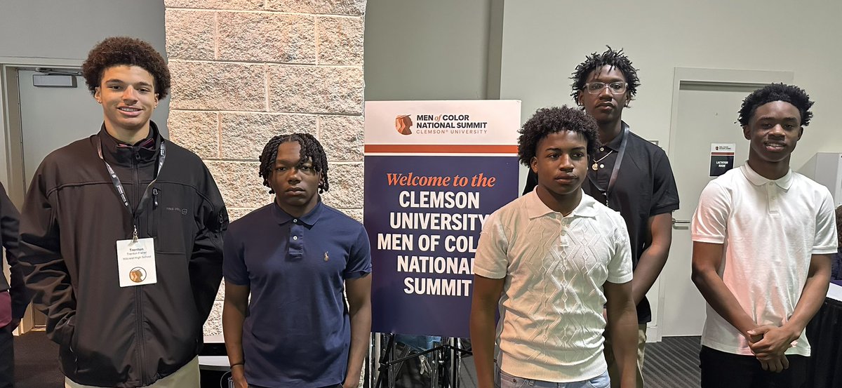 CoreyOrlando78's tweet photo. What a great group of young men! It was the first time that Hillcrest High School was represented at the @ClemsonMoc and it will certainly not be our last. Thank you to the @GreenvilleDrive for sponsoring our young men to attend this outstanding event. https://t.co/LH6ngcstbz