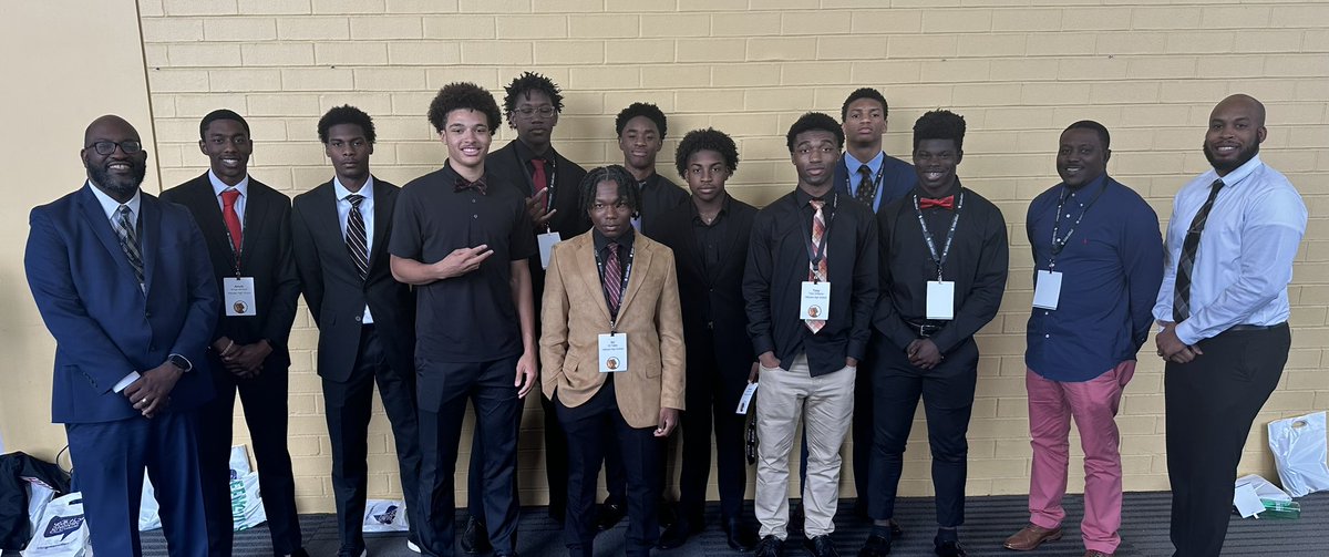 CoreyOrlando78's tweet photo. What a great group of young men! It was the first time that Hillcrest High School was represented at the @ClemsonMoc and it will certainly not be our last. Thank you to the @GreenvilleDrive for sponsoring our young men to attend this outstanding event. https://t.co/LH6ngcstbz