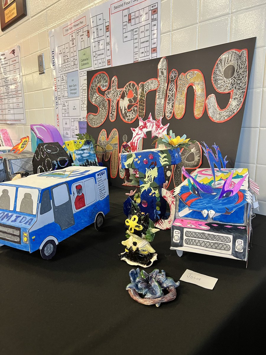 artsymrskim's tweet photo. STM student artwork shining @ParkViewHS Cluster Fine Arts Night
@SterlingMiddle1 
#lcpsart https://t.co/fhMj1WZZll