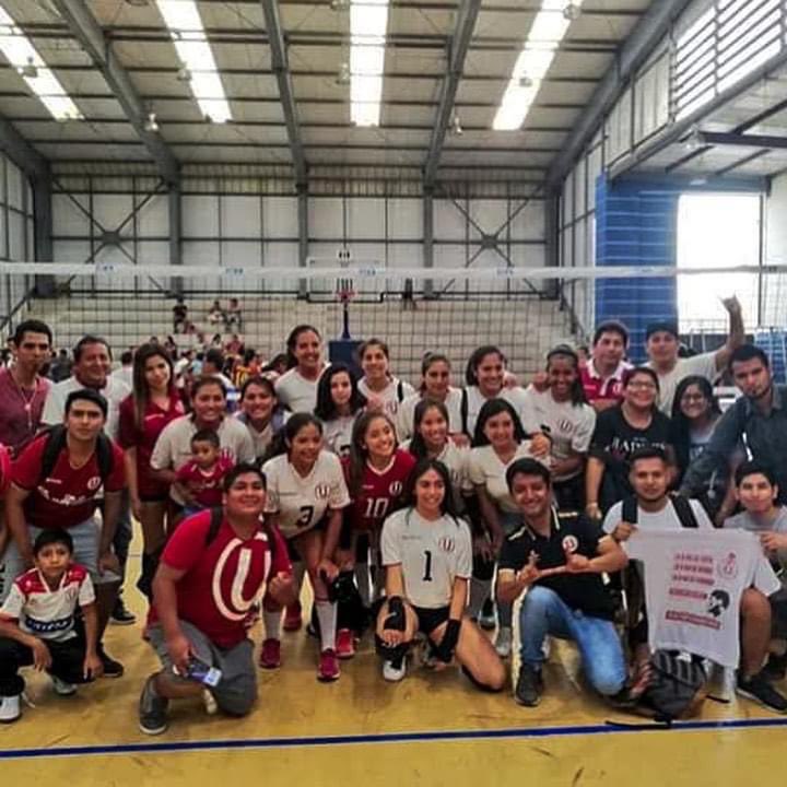 BriFernandezA's tweet photo. Ahora si! El camino a primera actualizado 😭🥇🧡 
1ra foto: Campeón Liga de Lima
2da foto:Campeón Akira Kato
3ra foto: Campeón Regional
4ta foto: Campeón de Intermedia

¡Qué bonito es formar parte de todo este proceso!☝🏽🏆 https://t.co/3UI1DTJZh3