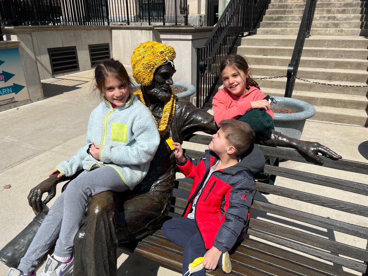 Steph_Sukow's tweet photo. What a fun trip to the state capital! So much learning and fun in the Land of Lincoln. #roadtrip #burningforlearning https://t.co/DaKebyV8YW