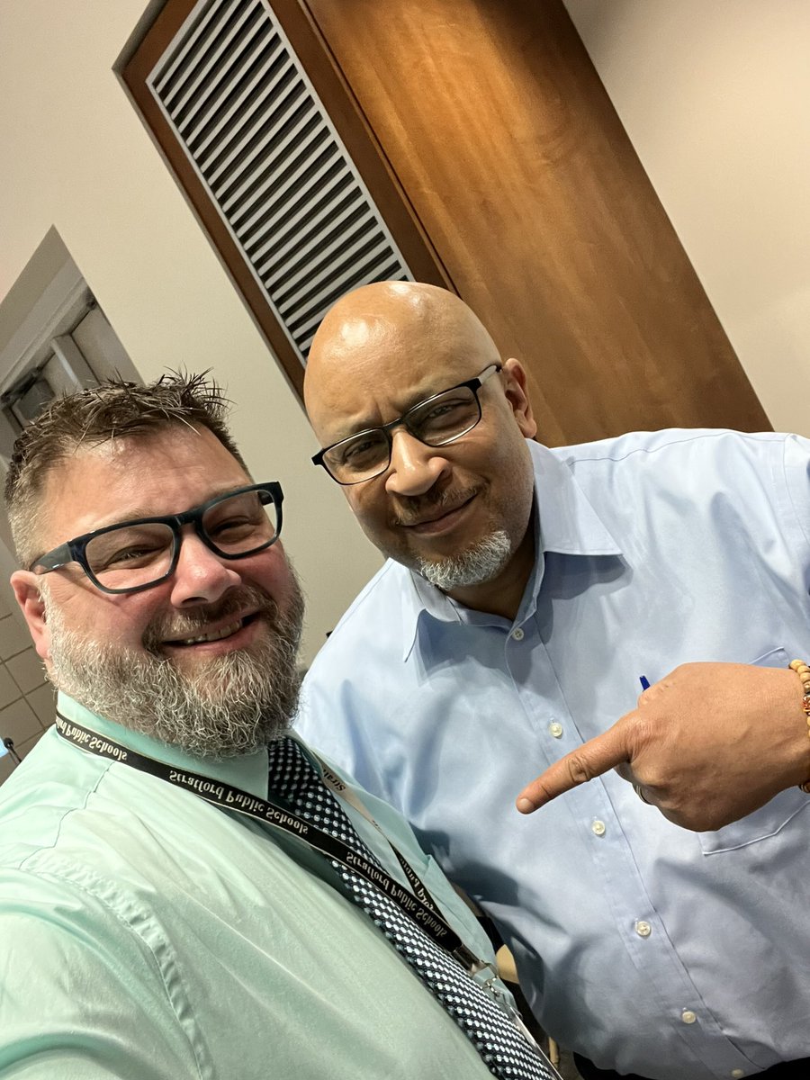 mrcicero147's tweet photo. An honor and a privilege to learn from the one and only @PrincipalKafele What is the WHY of your leadership? #iamonfire #includeengageinspire https://t.co/jCGZUtIdmO