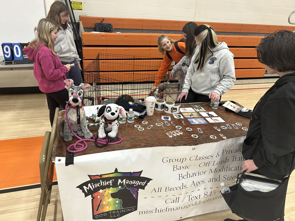 DrFineDover's tweet photo. Great job Dover HS on our career fair today! #communitycollaboration #postHSgoals #thankyou @ValdezDHS https://t.co/Ti4qk37cXY